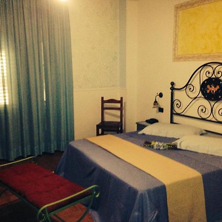 Hotel Oasi Da Paolo Castelluzzo Luaran gambar