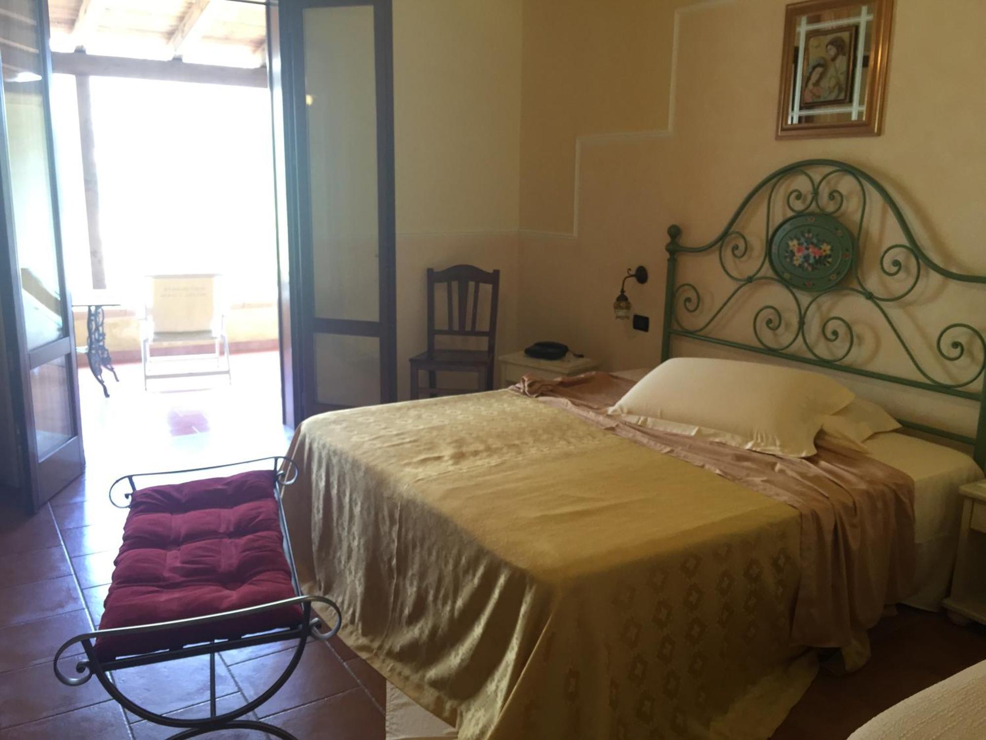 Hotel Oasi Da Paolo Castelluzzo Luaran gambar