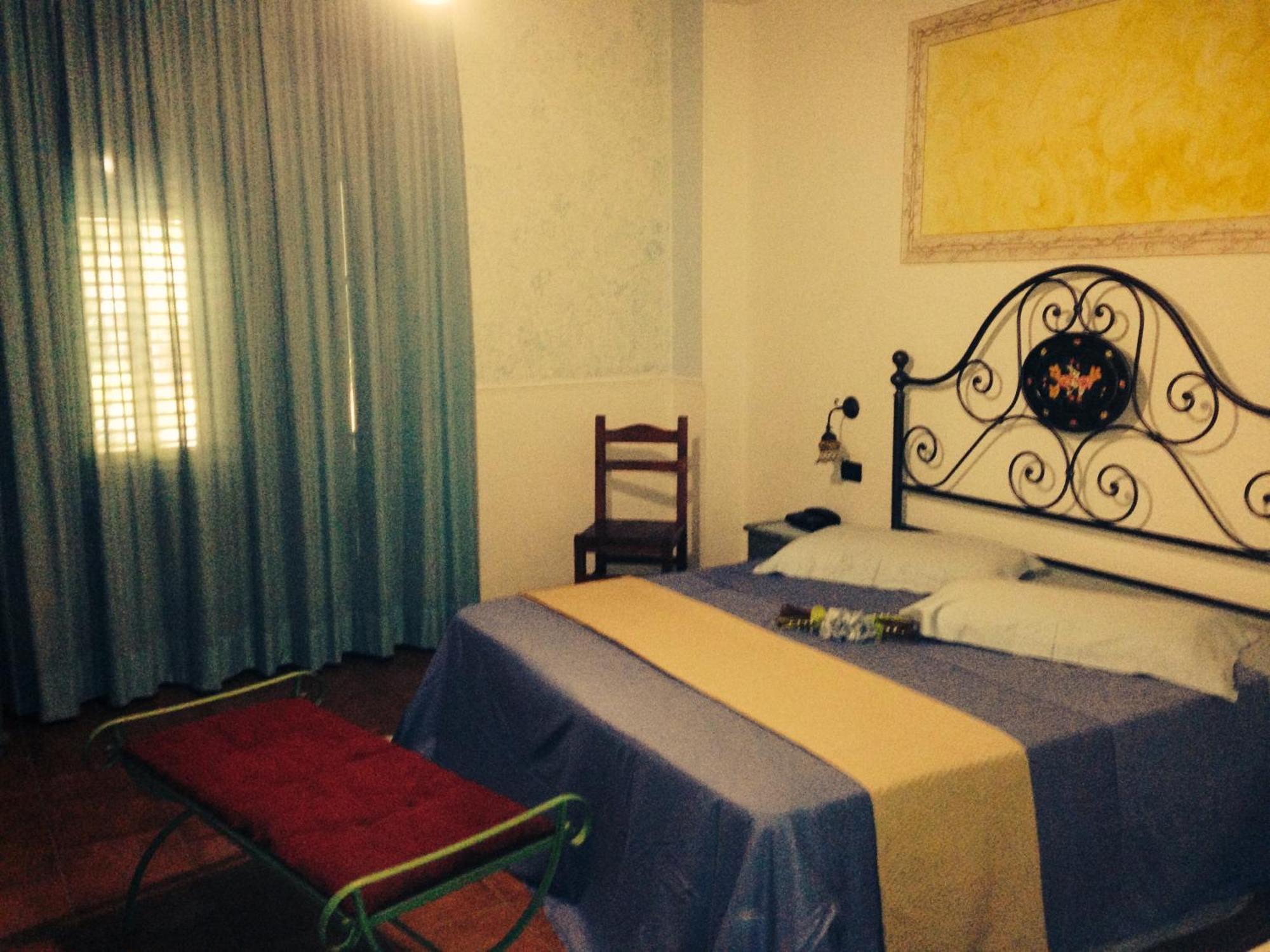 Hotel Oasi Da Paolo Castelluzzo Luaran gambar