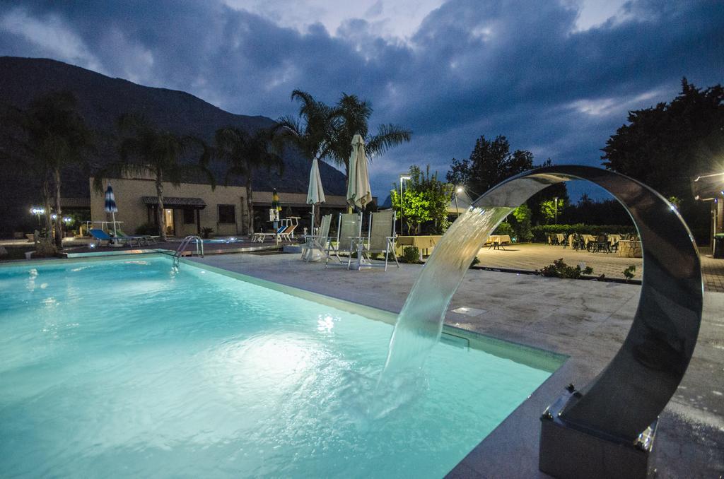 Hotel Oasi Da Paolo Castelluzzo Luaran gambar