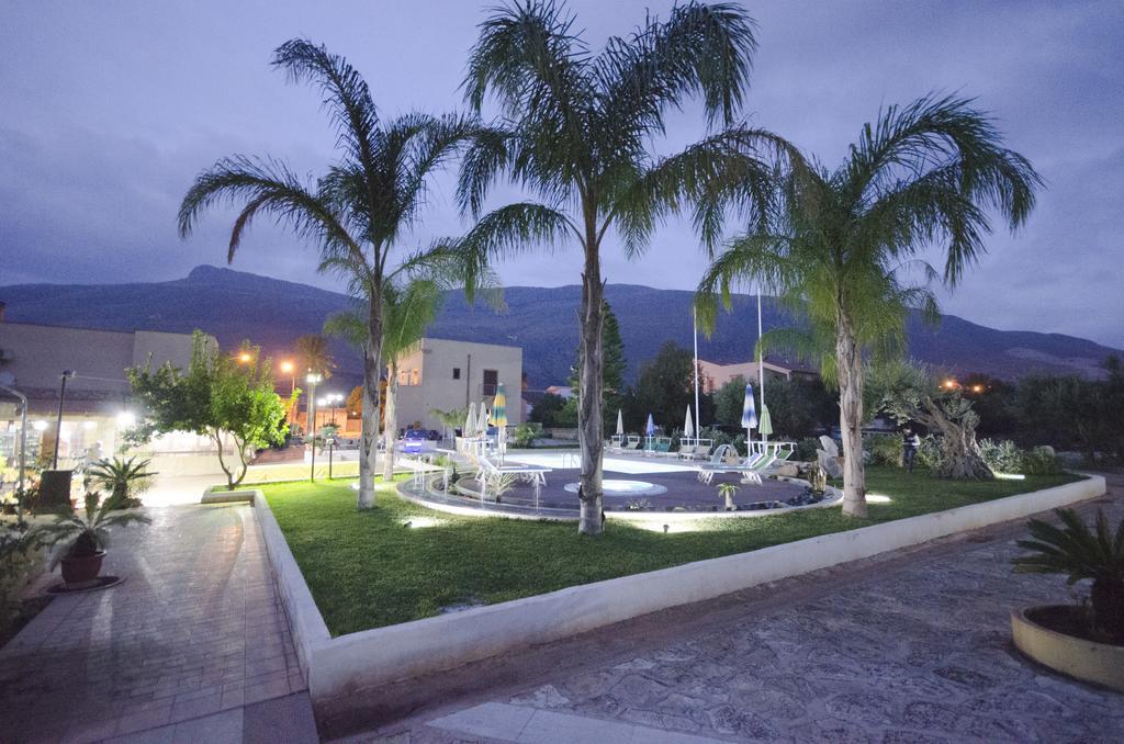 Hotel Oasi Da Paolo Castelluzzo Luaran gambar