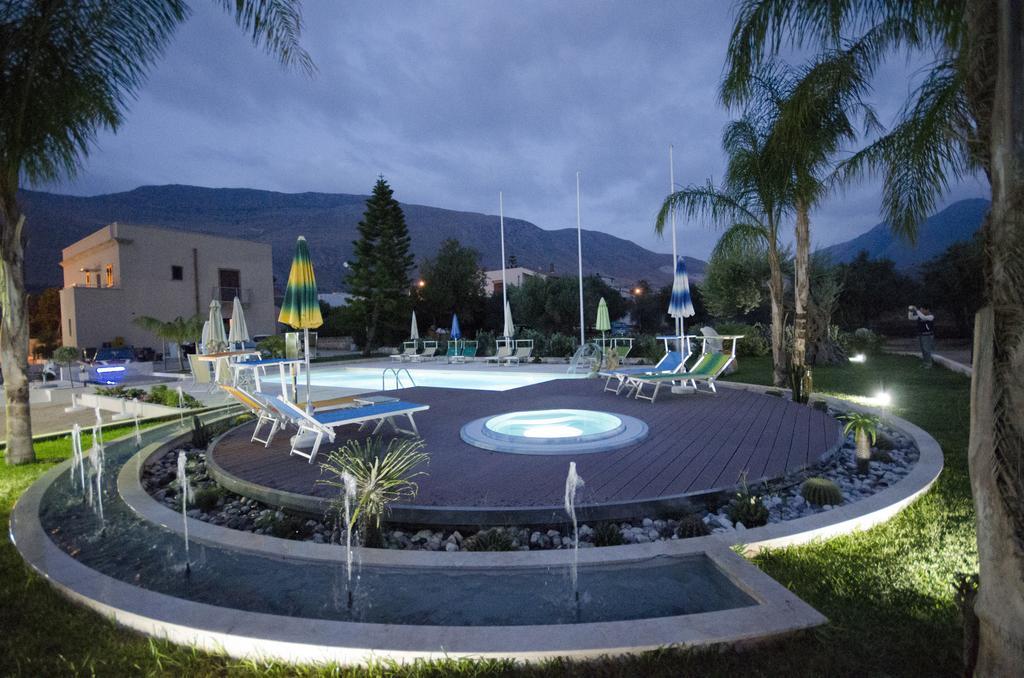 Hotel Oasi Da Paolo Castelluzzo Luaran gambar