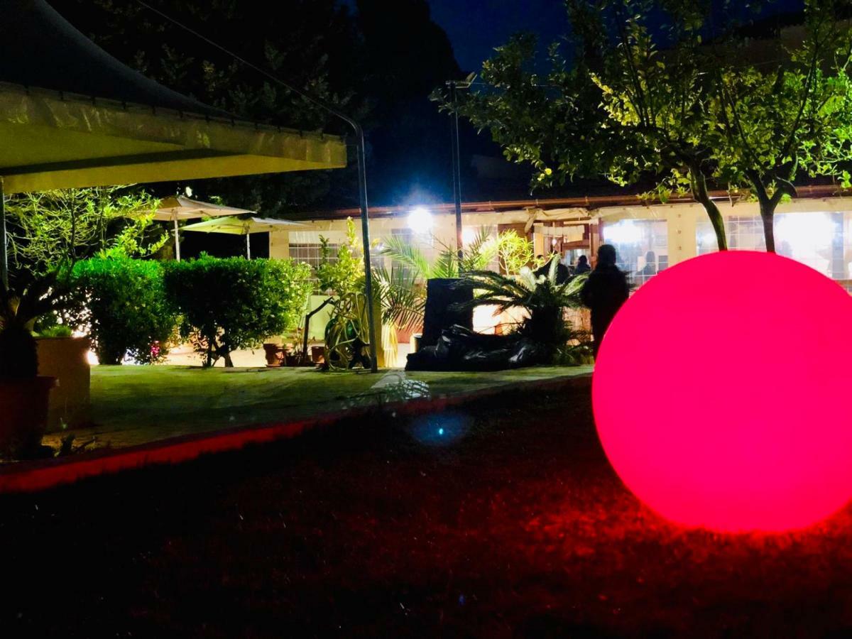Hotel Oasi Da Paolo Castelluzzo Luaran gambar